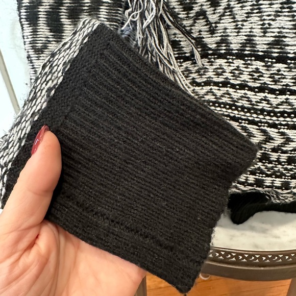 MINKPINK fringe turtleneck sweater - Picture 6 of 6